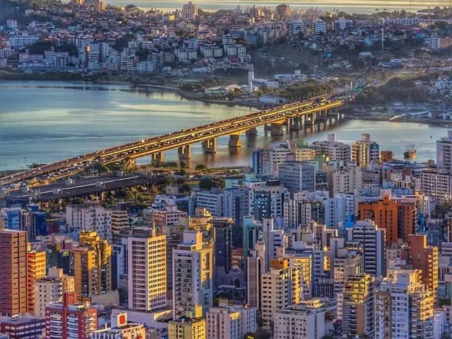 Centro de Florianópolis ao entardecer